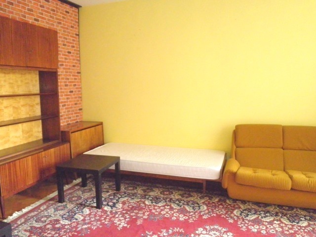 1 studentka ke stud. do 2.lůž. popoje v 3+1, balkon, centrum - 2