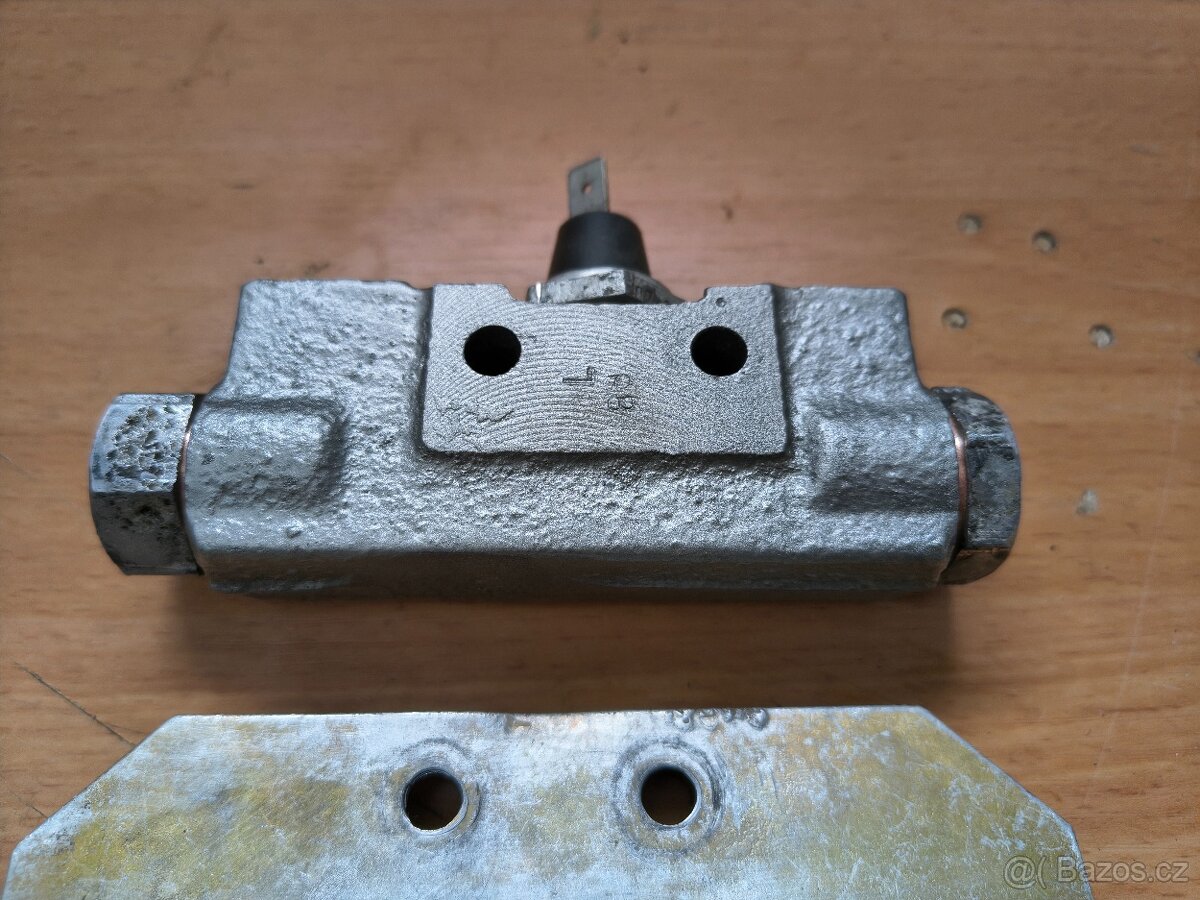 Brzdovy tlakovy spinac - ARO 240 - 2