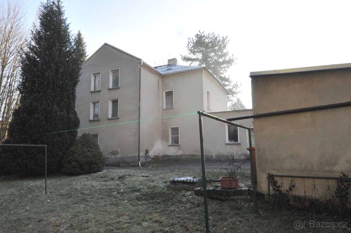 Vícegenerační dům u hranic s Českem - 2