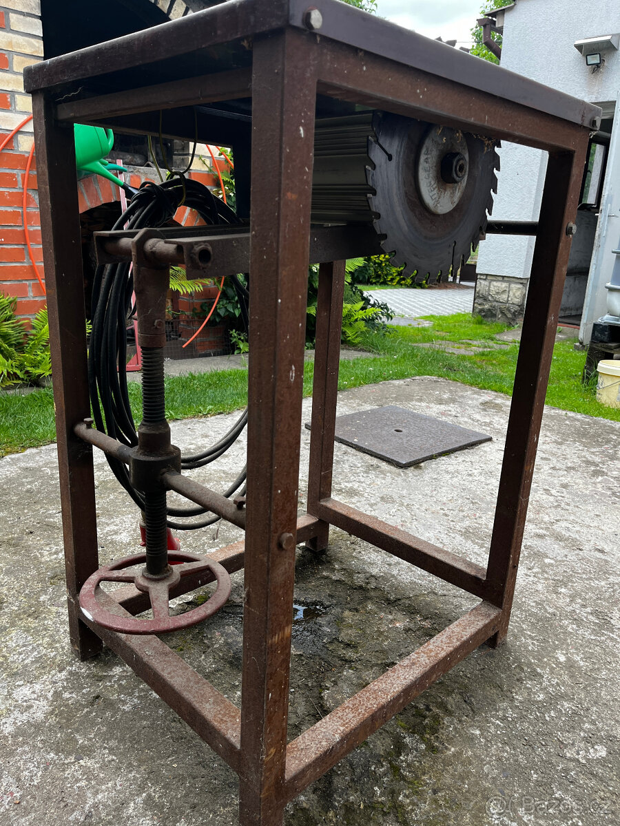 Kotoučová pila s válem (cirkulárka) - 2