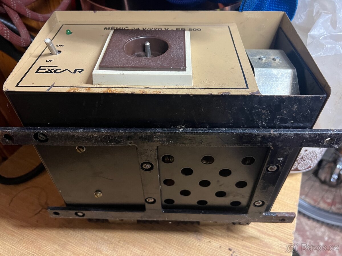 Měnič 24V/230V - 2