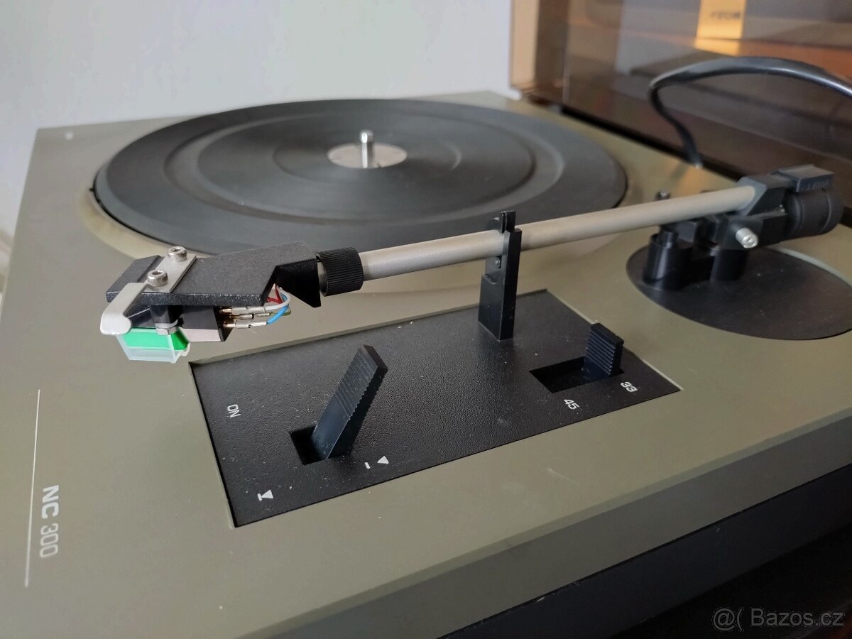 Gramofon NC300 - 2