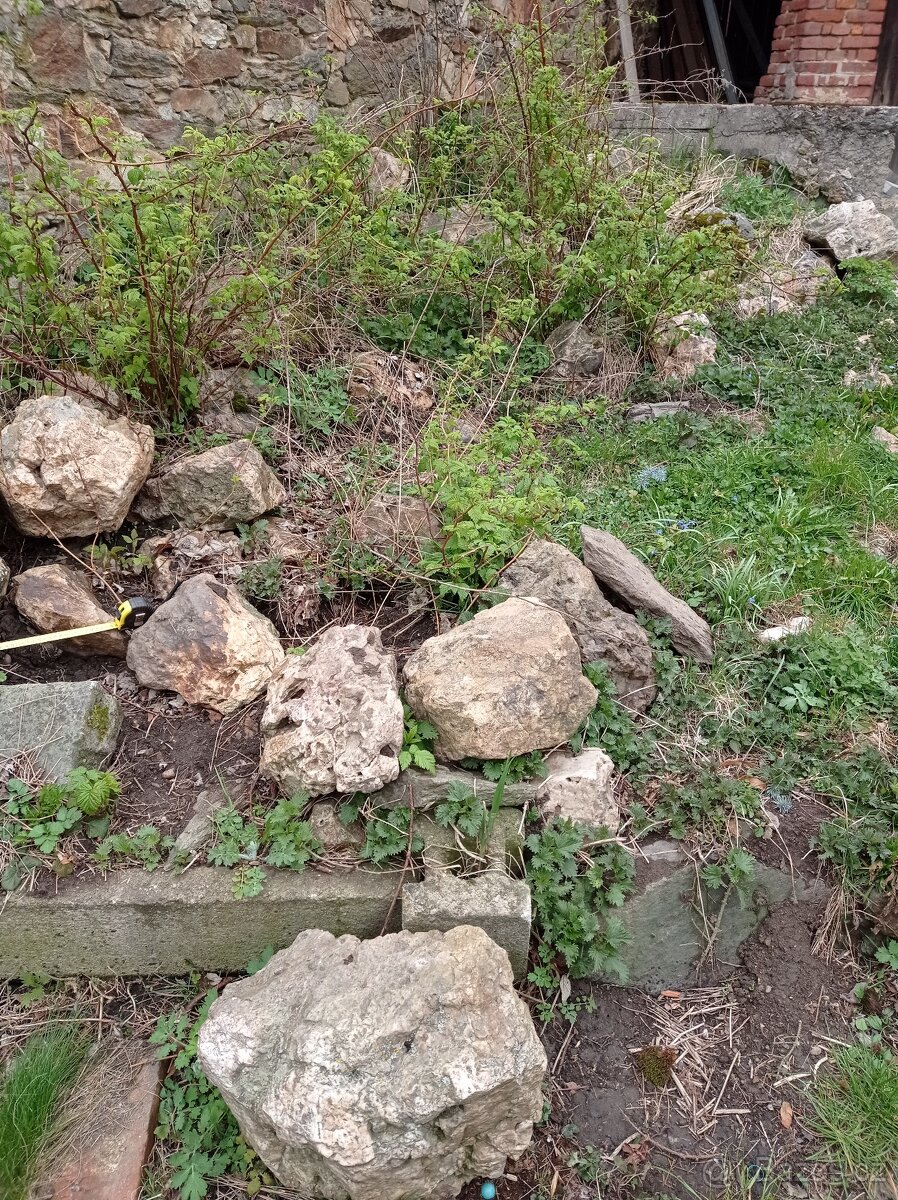 Křemeny, okrasné kameny do zahrady - 2