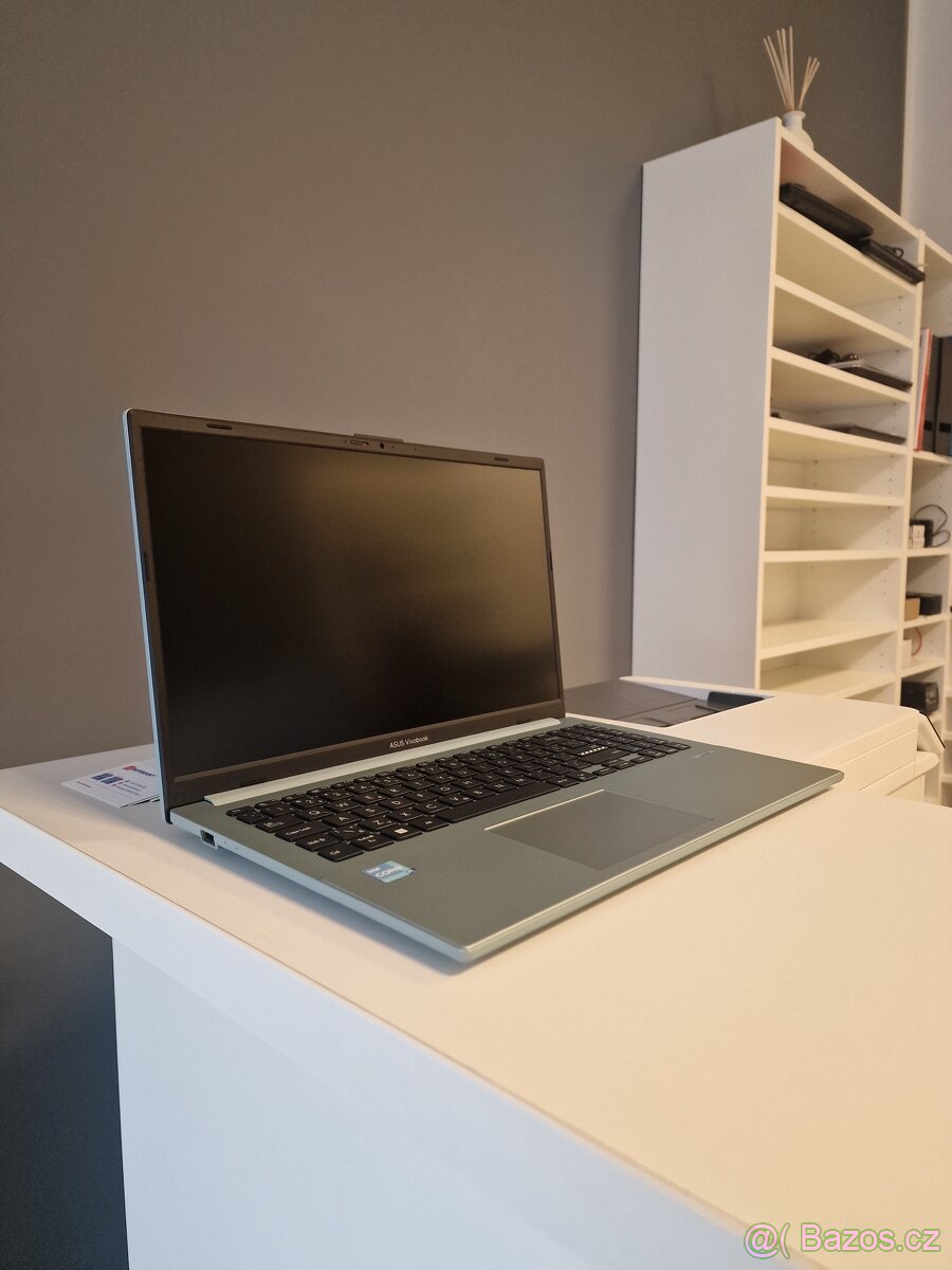 Asus Vivobook E1504G - 2