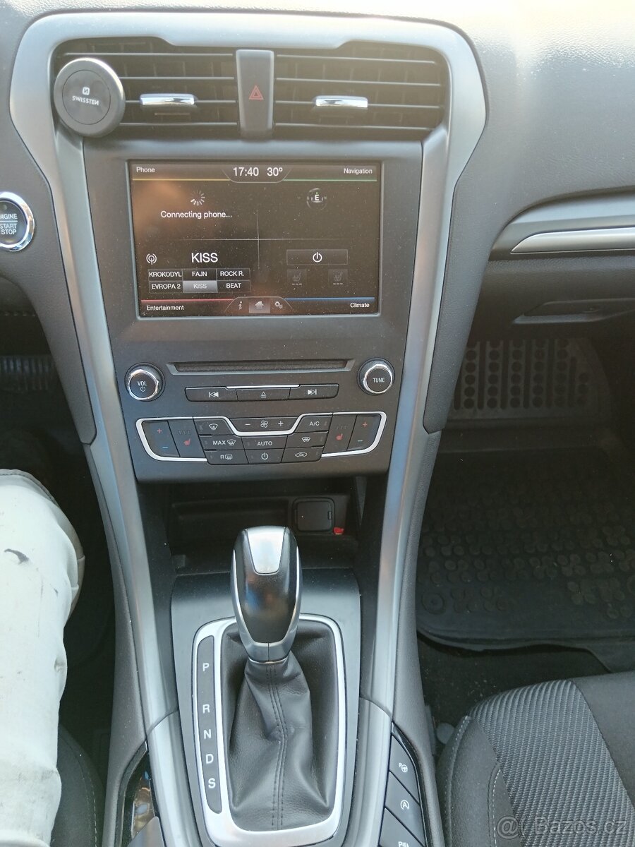 Ford Mondeo mk5 r.v8/2015 nová STK - 2