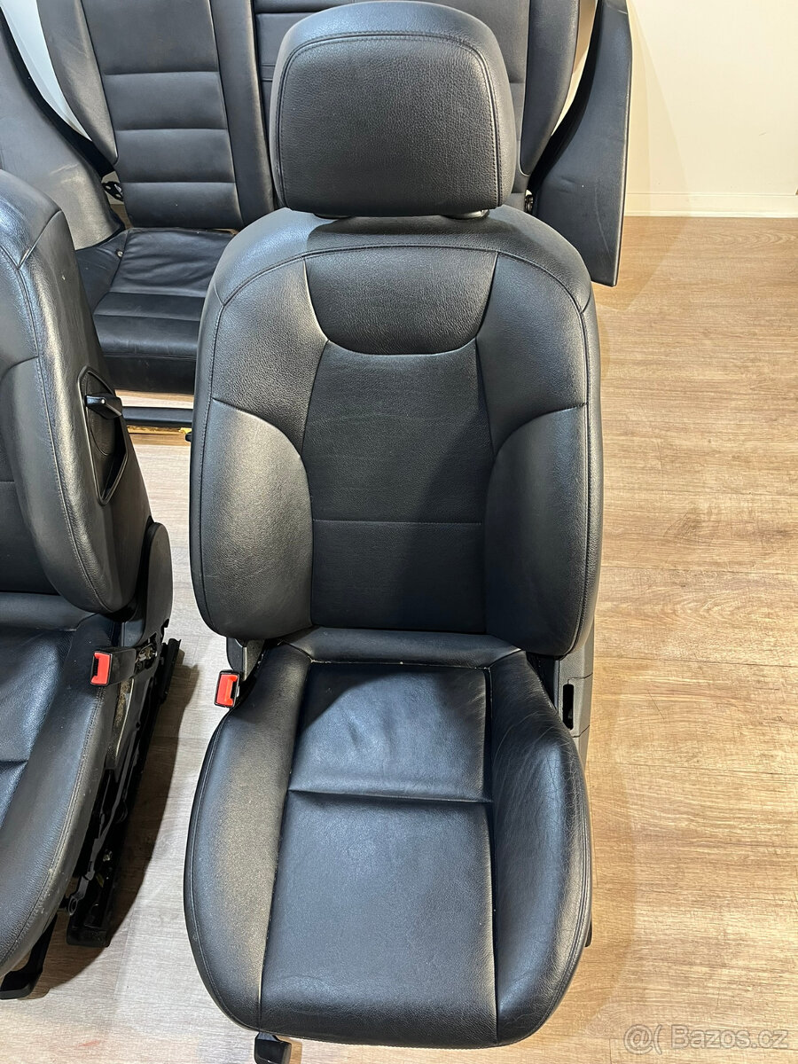 // Sedačky Mercedes Benz W204 combi // - 2
