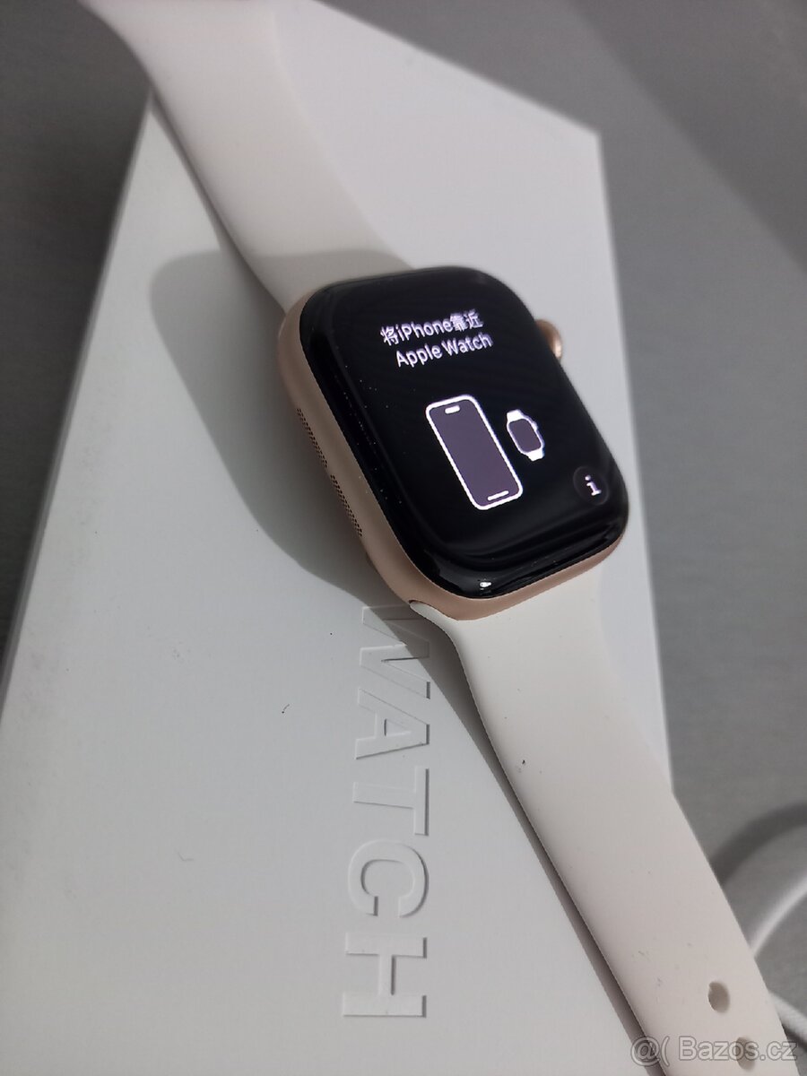 Apple Watch 11, 42mm, růžové - 2