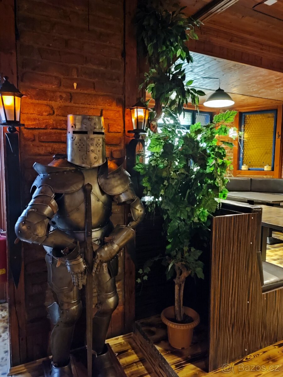 Obsluha restaurace - 2