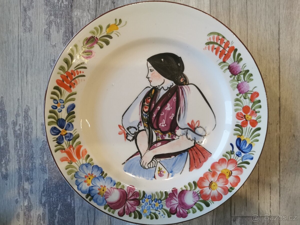 Predám staré závesné taniere - 2