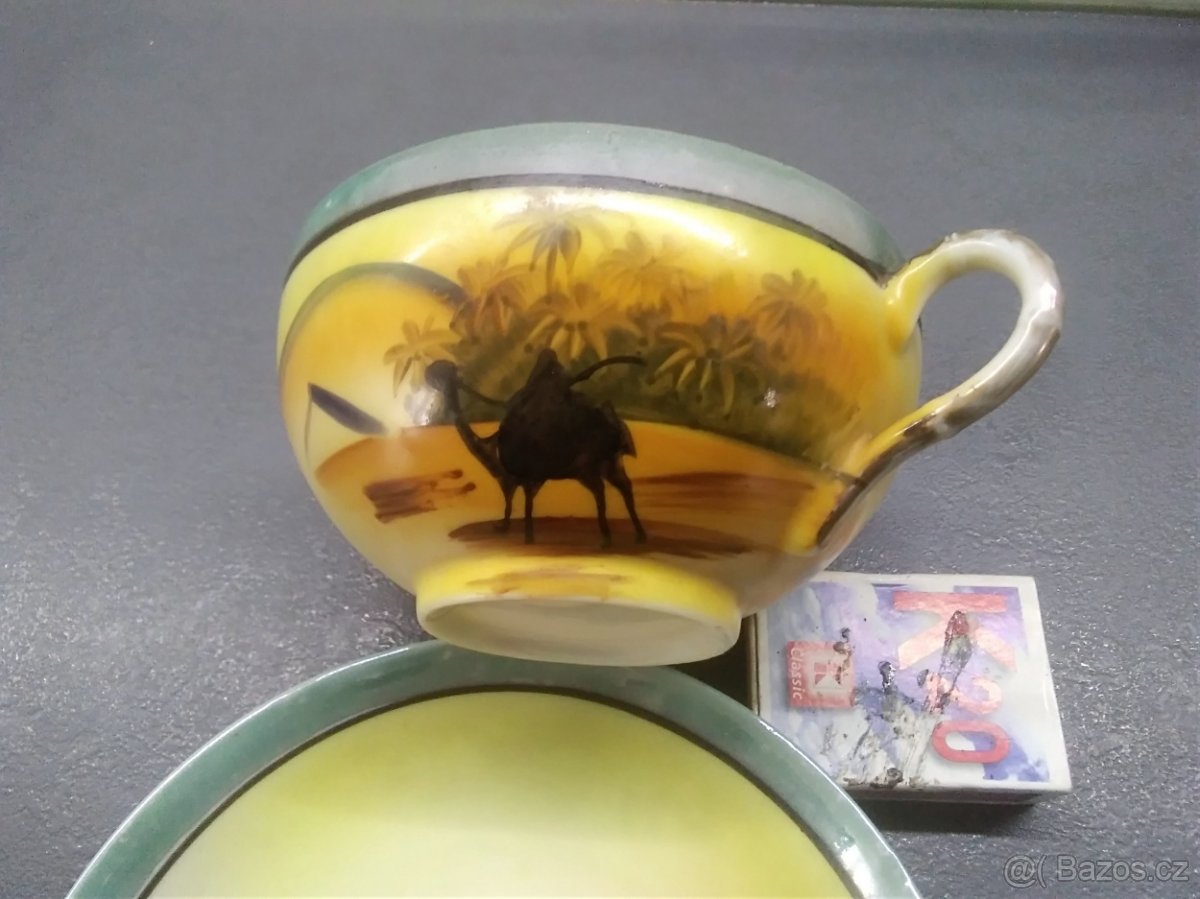 Porcelánový šálek - 2