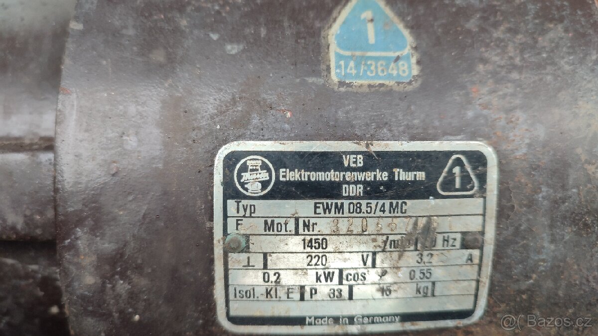 Retro mlýnek na kávu. - 2