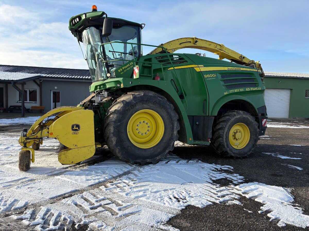 sklízecí řezačka John Deere 8600i - 2