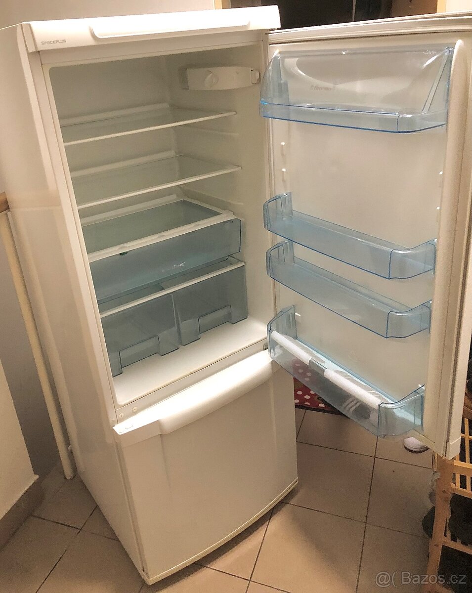 Lednička s Mrazákem - 2