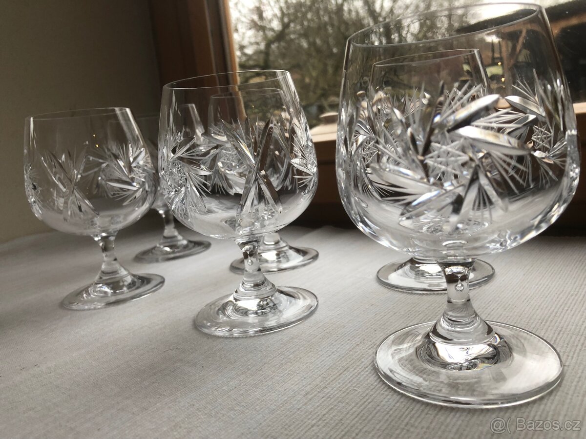 Sada broušených skleniček na víno - 2