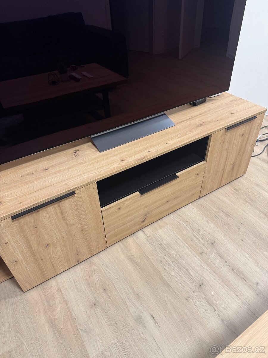 Tv komoda/stolek - 2