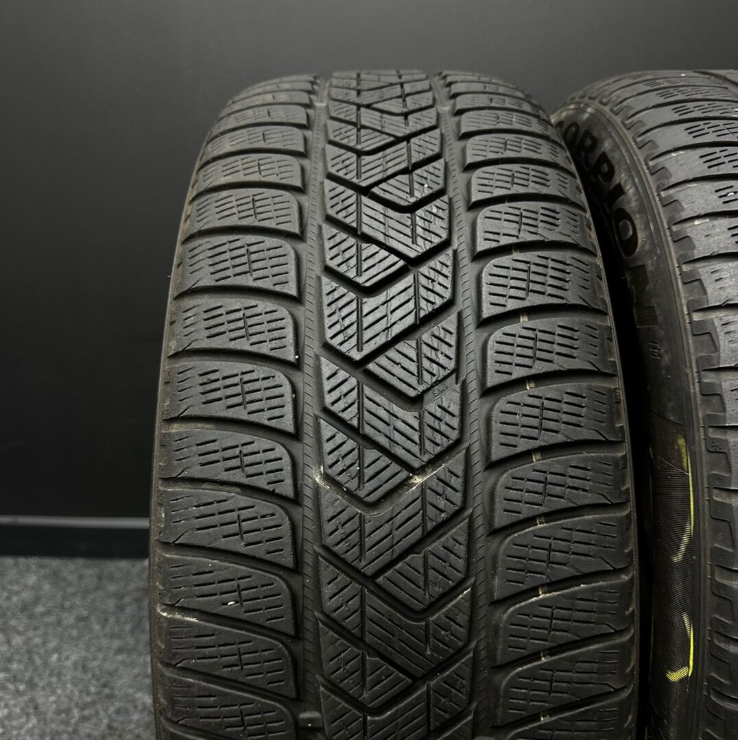 2ks pneu Pirelli 235/55/19 - 2