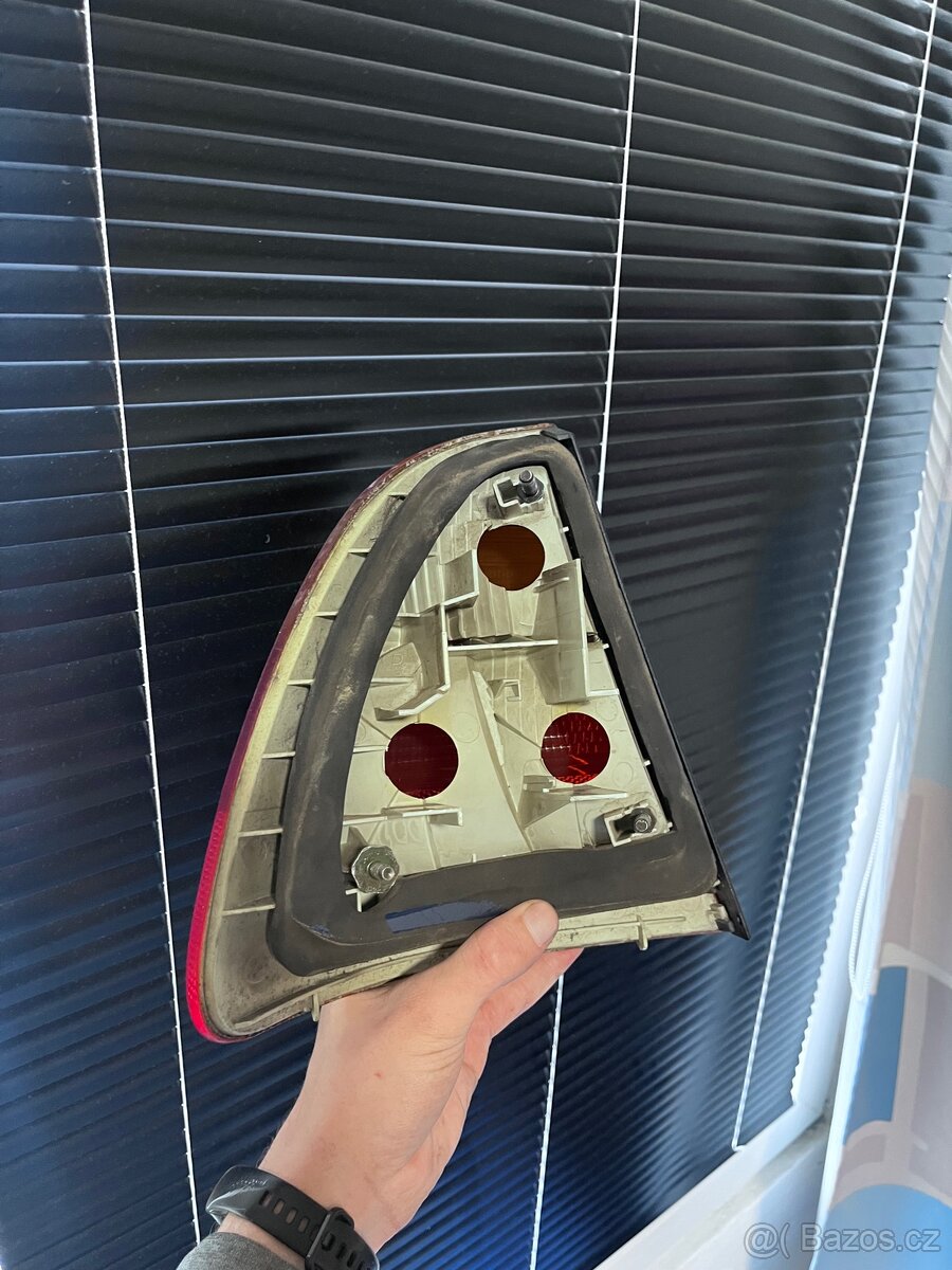 BMW E46 pravé zadní světlo - 2