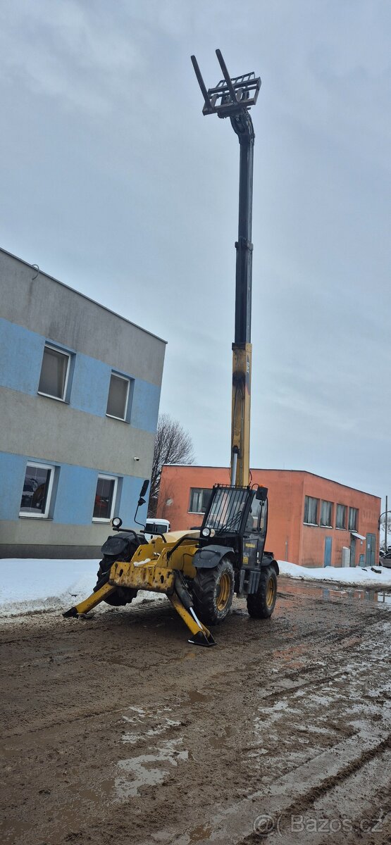 Predam teleskopicky manipulator CAT 414 - 2