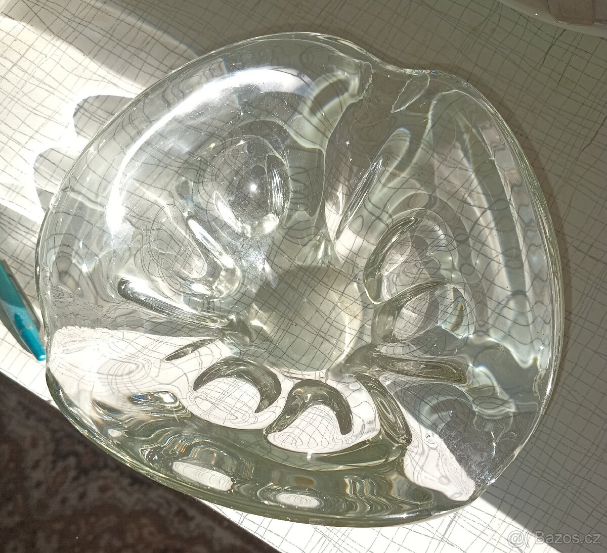 Popelník z hutního skla. - 2