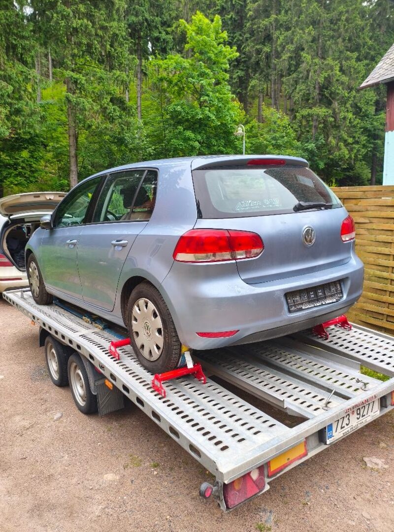Volkswagen Golf 1.4 MPI benzín - 2