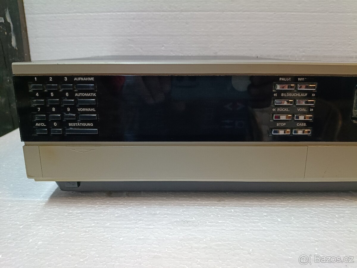 Grundig 2 x 4 Video rekordér 2000 - 2
