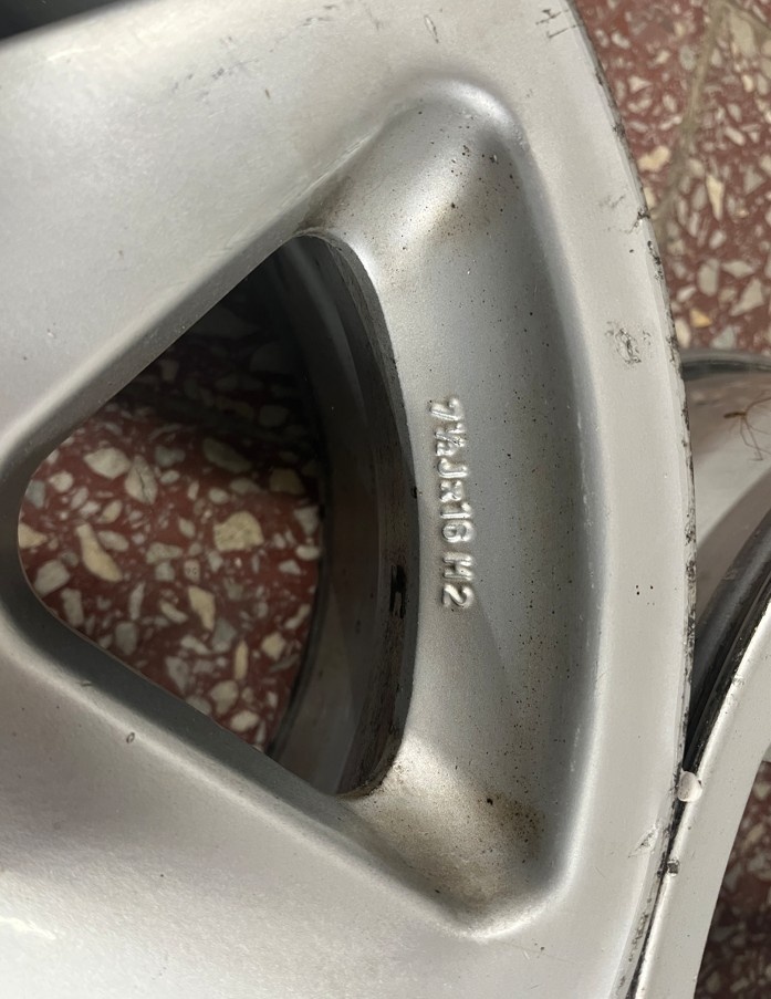 4 x al kola 7 ½ J x 16 H2 - 2