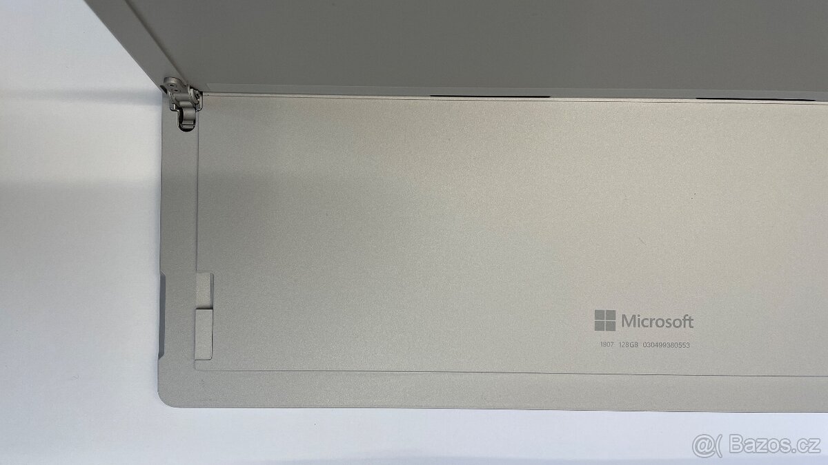 Prodám Microsoft Surface Pro 5 - 2