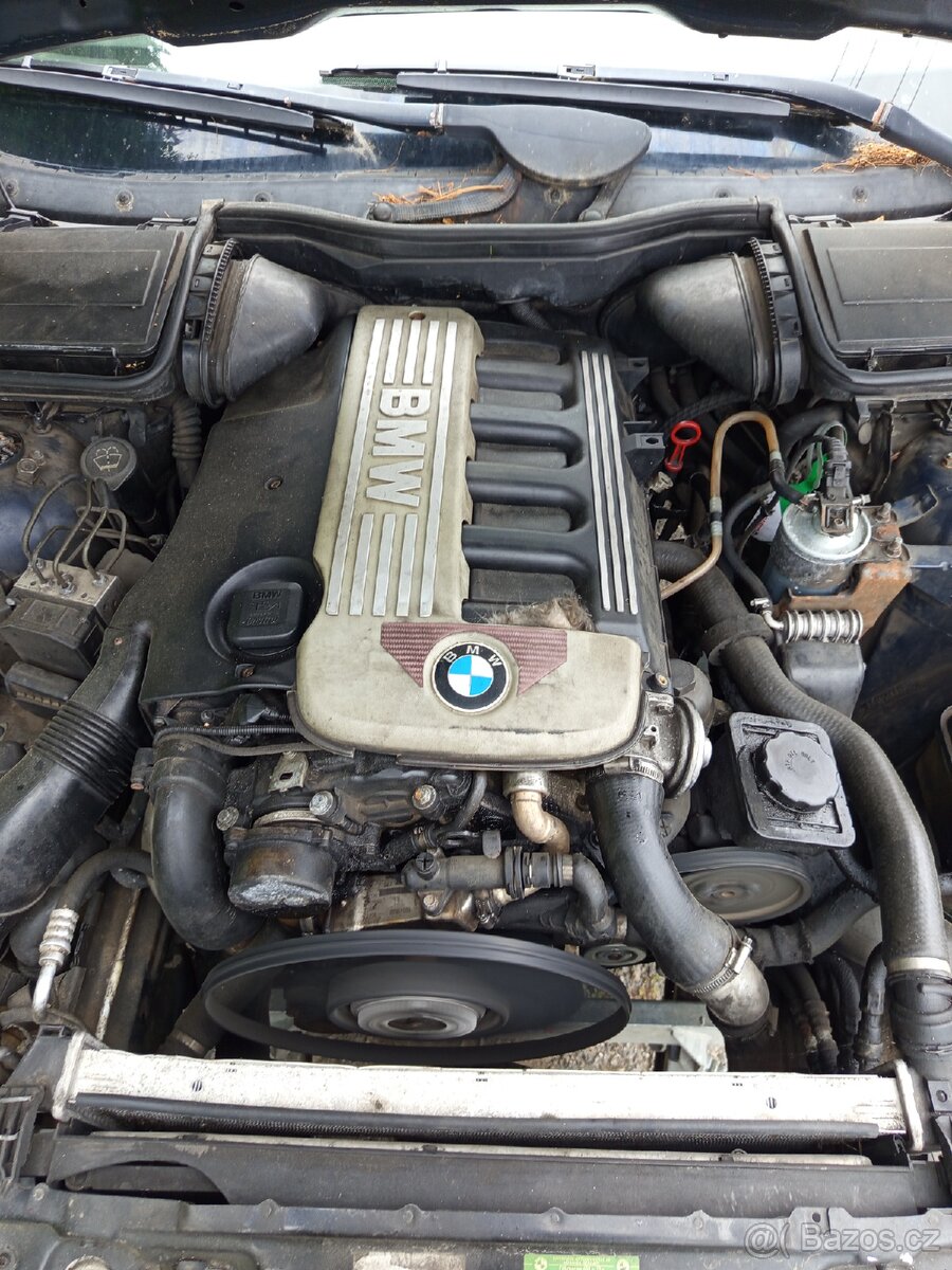 Dvě BMW E39 3.0D manuál a 2.5Da automat - 2