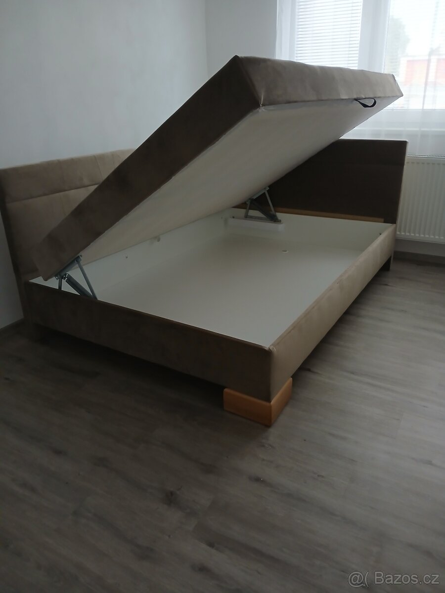 Postel s úložným prostorem - 2