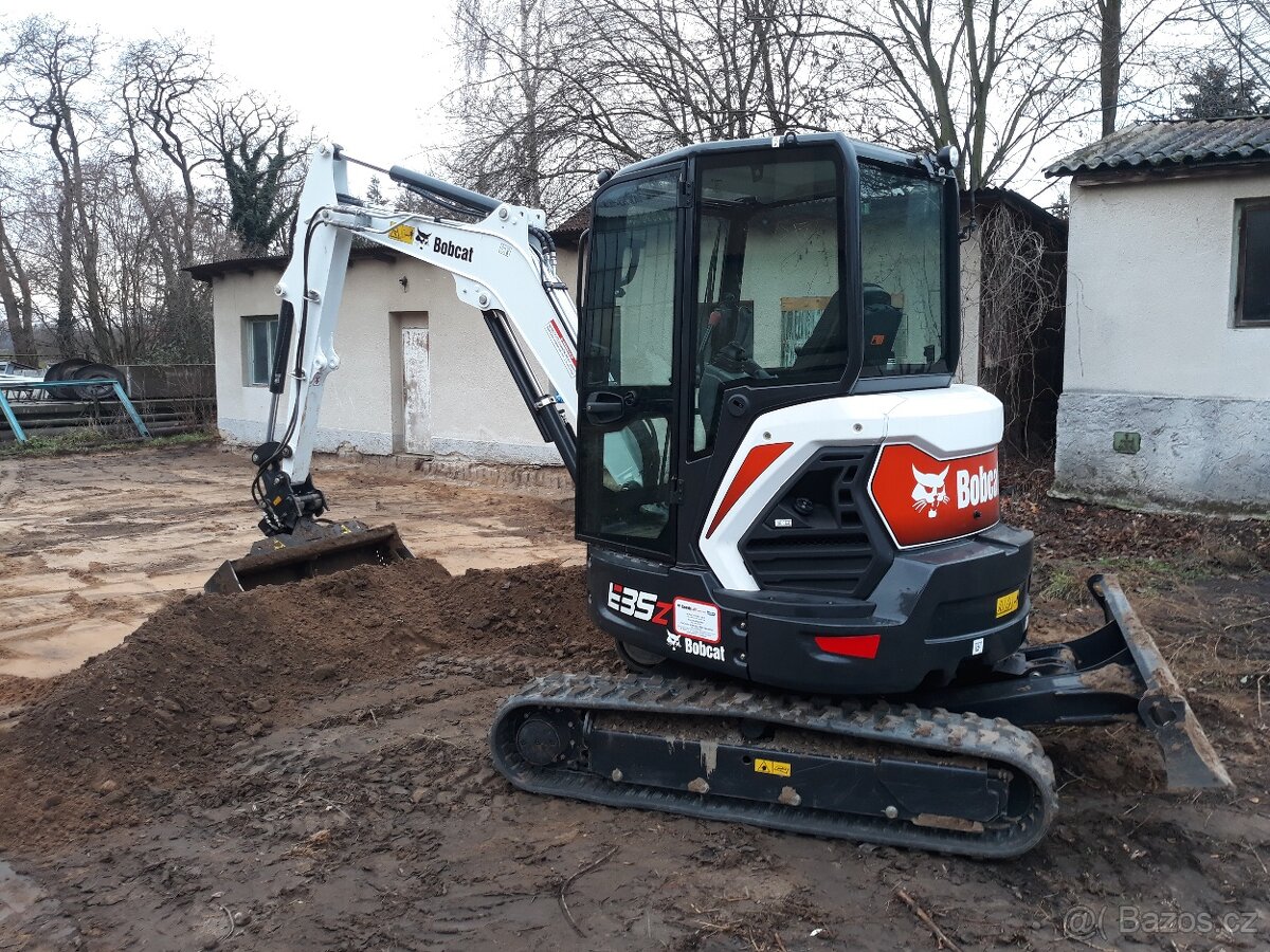 Pásový minibagr bobcat e35Z - 2