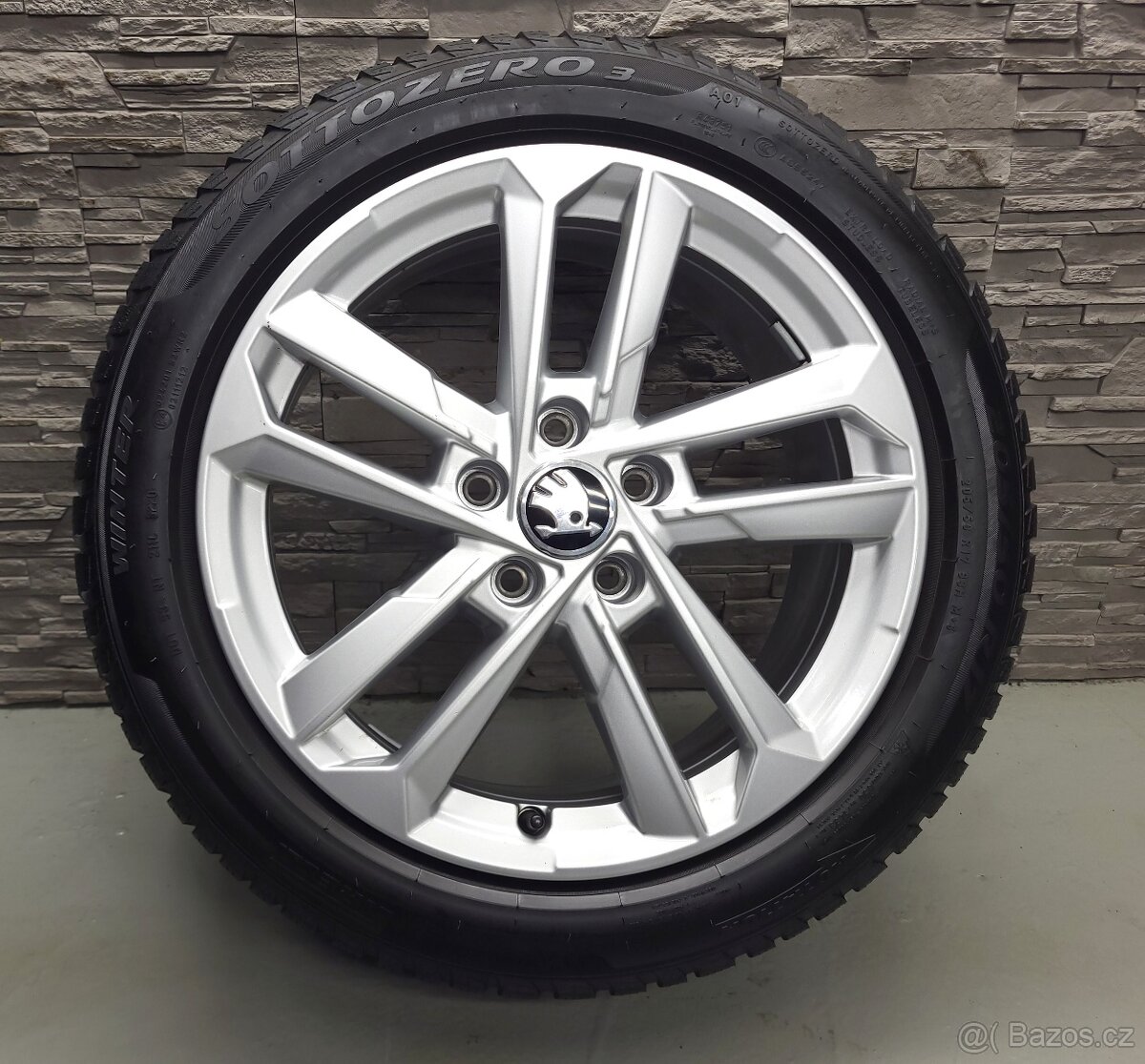 17" Originál Audi A3 5x112 VW Škoda zimní pneu 5-6mm - 2