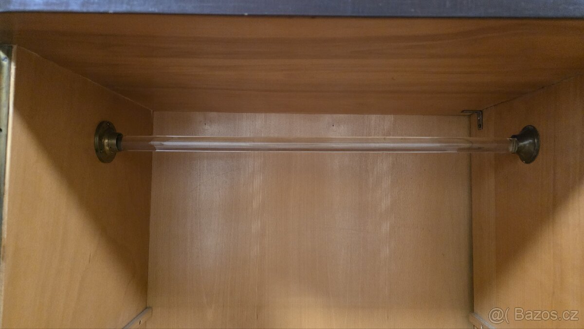 Starodávná obývací stěna - 2