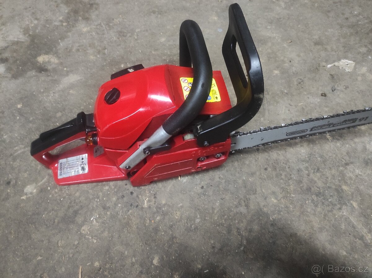 Motorová pila HECHT - 2