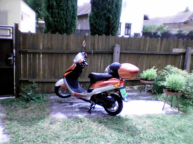 Prodám skútr 2sedadlový - 2