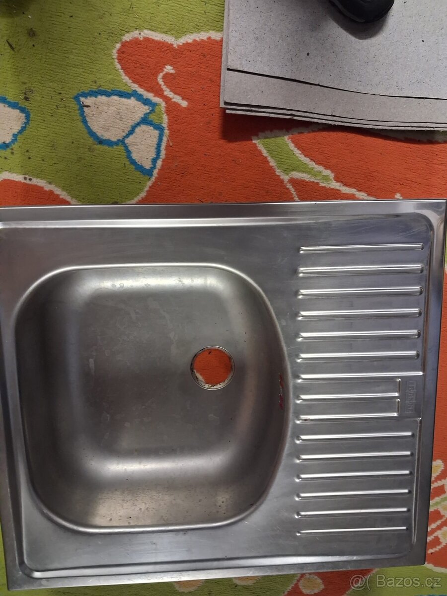 Nerezové umyvadlo - 2