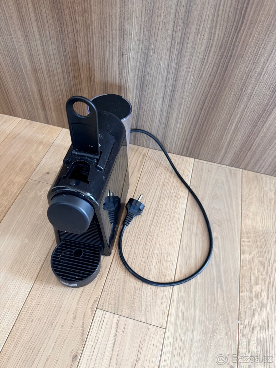 Nespresso kavovar - 2