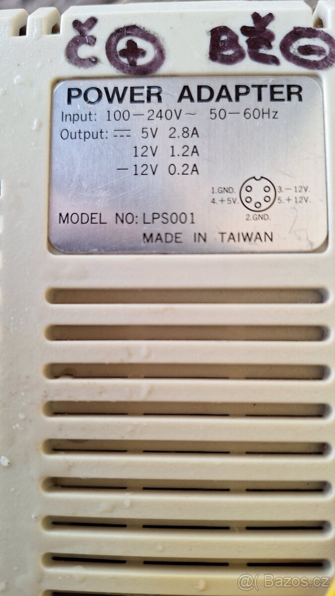 Síťový adaptér 220 V / 5 či 12 V - 2