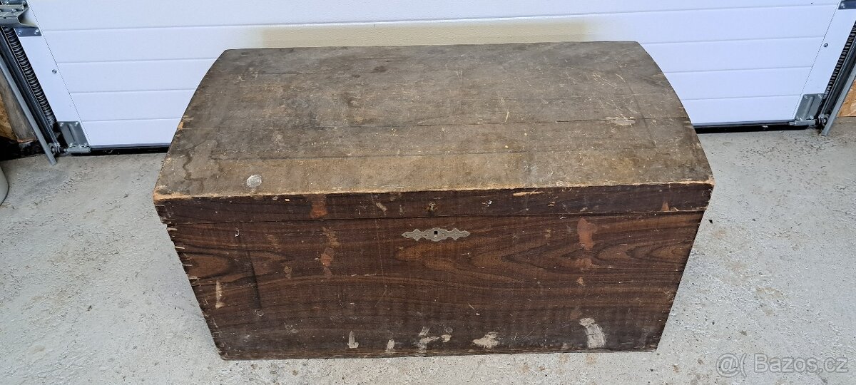 Dřevěná truhla - 2