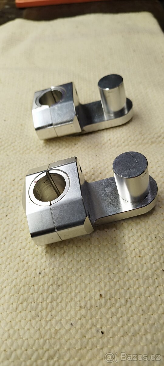 Nástavce řídítek Suzuki v-strom - 2