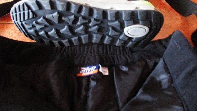 Nové oteplovačky /134/140/ + sněhule /33/ - 2