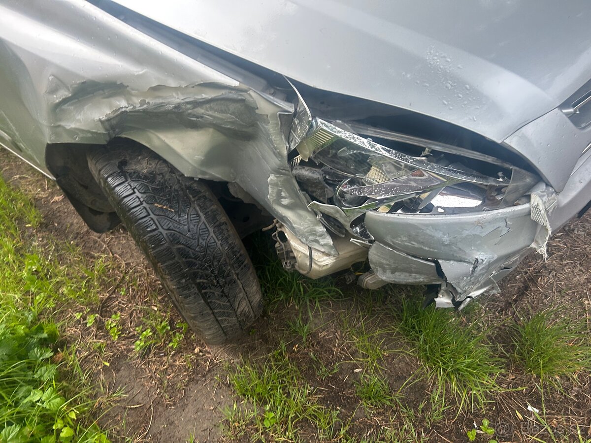 Prodám Kia Carnival 2.9 na náhradní díly - 2