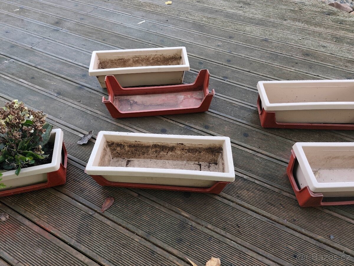 Truhlík květináč kvalitní - 2