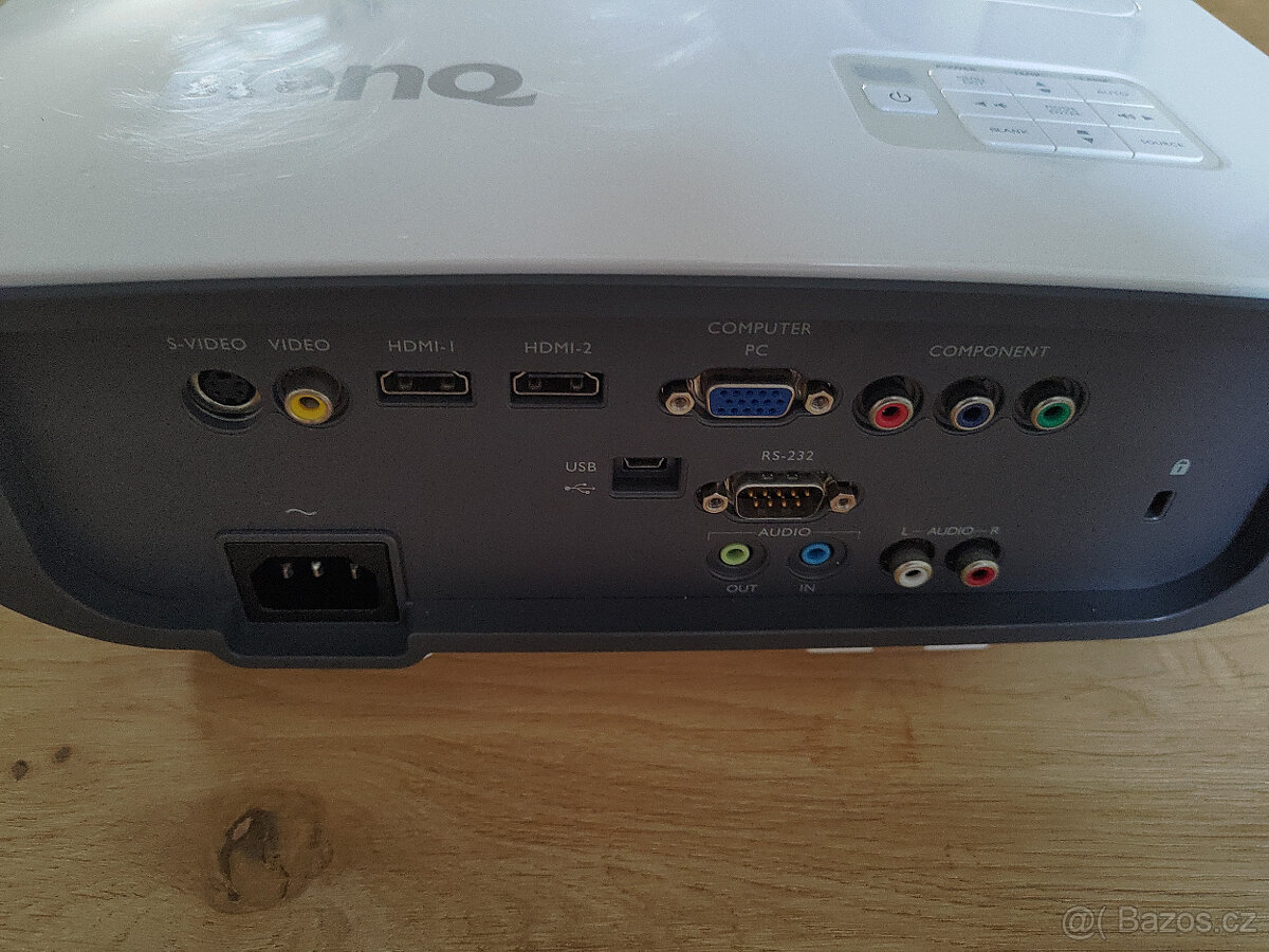 Projektor BenQ W700+ - 2