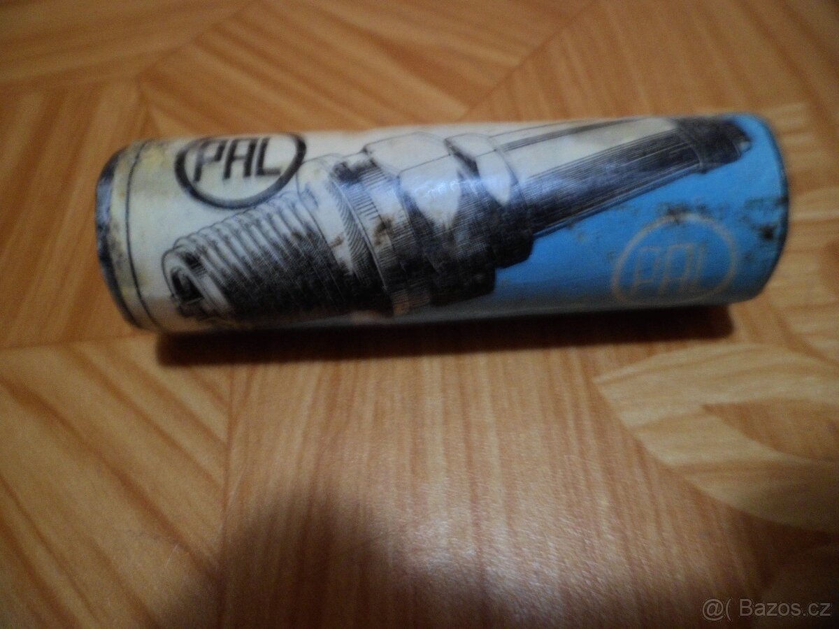 Vojenská elektrocentrála - zapalovací svíčky nové - 2