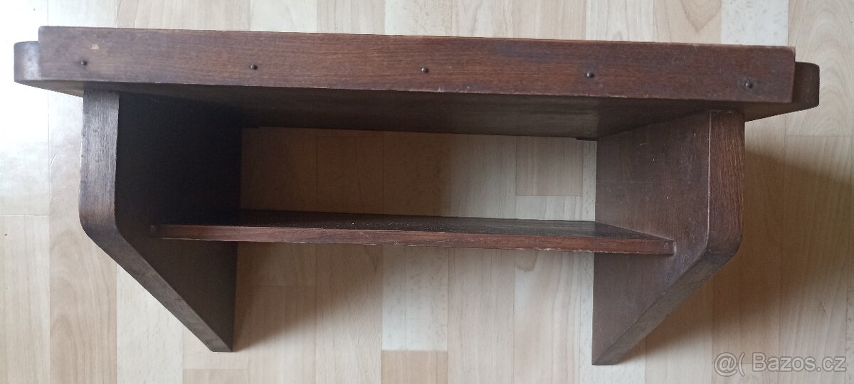 Polička z období 1.republiky - 2