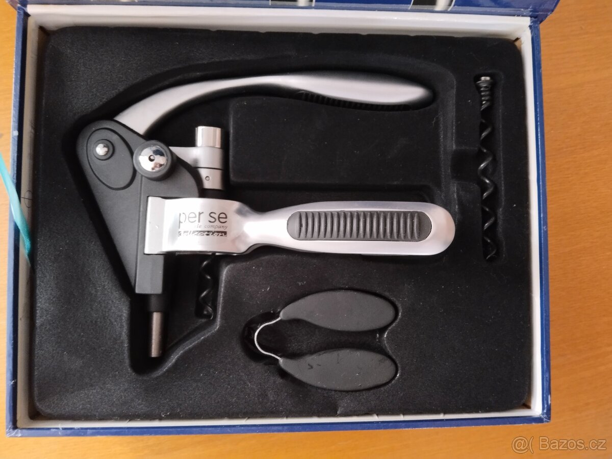 Vývrtka páková na víno - 2