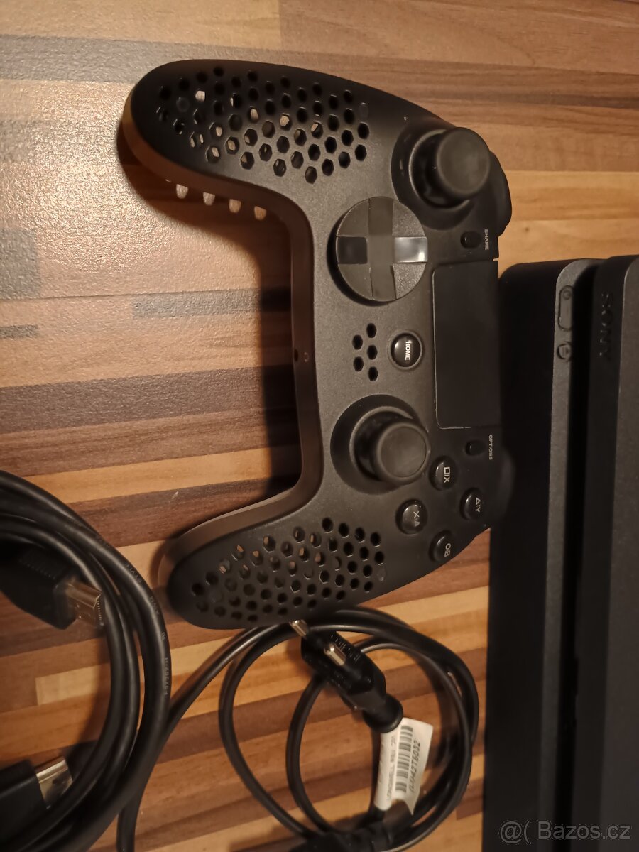 PlayStation PS4 Slim, 1 TB ovladač a kabeláž - 2