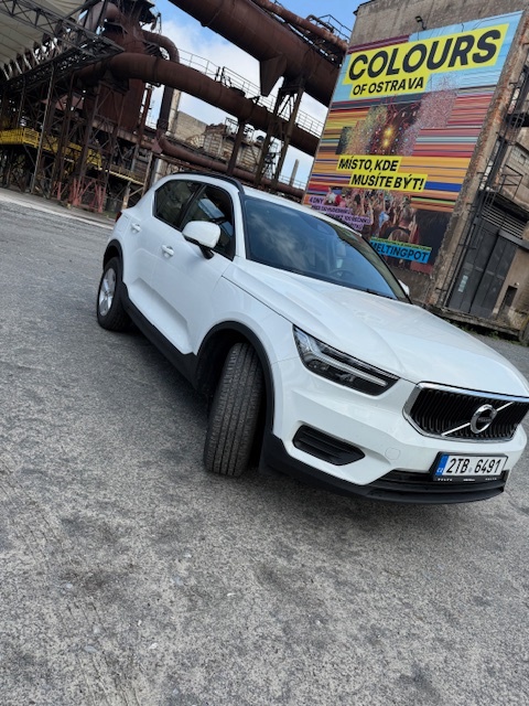 VOLVO XC40 - 2