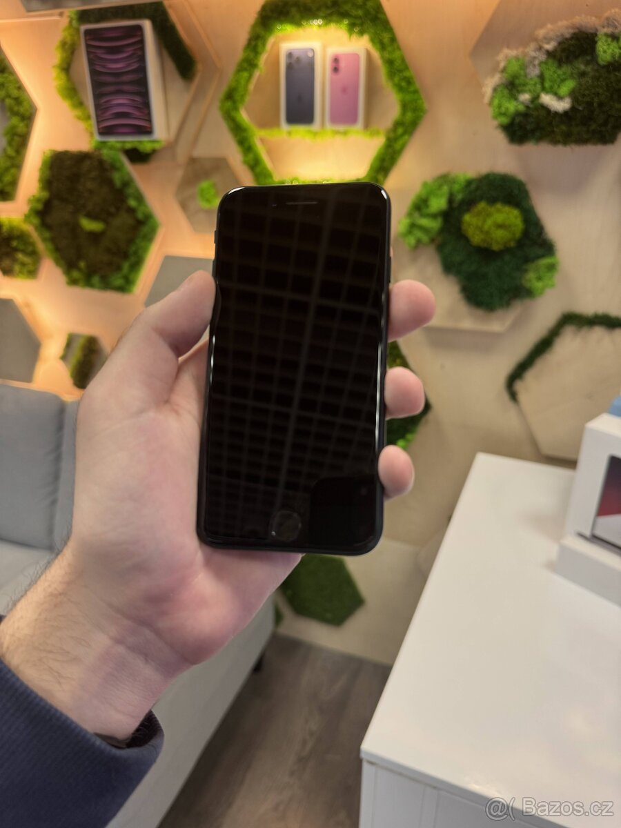 iPhone SE 2022 64GB Black - 2