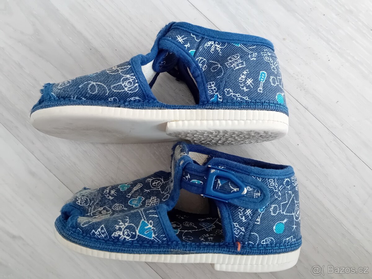 Dětské Bačkory/bačkůrky vel. 19 - 13 cm - 2